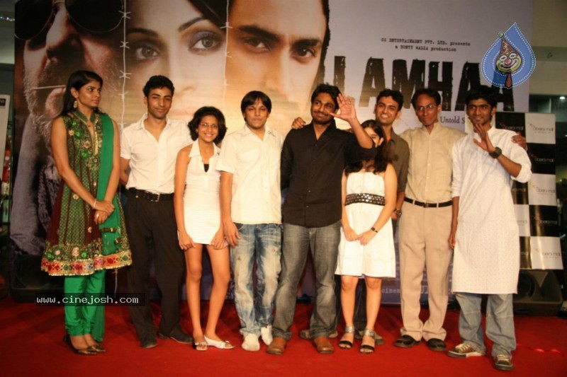 Bipasha n Sanjay Dutt at Lamhaa Movie Audio Launch - 12 / 37 photos