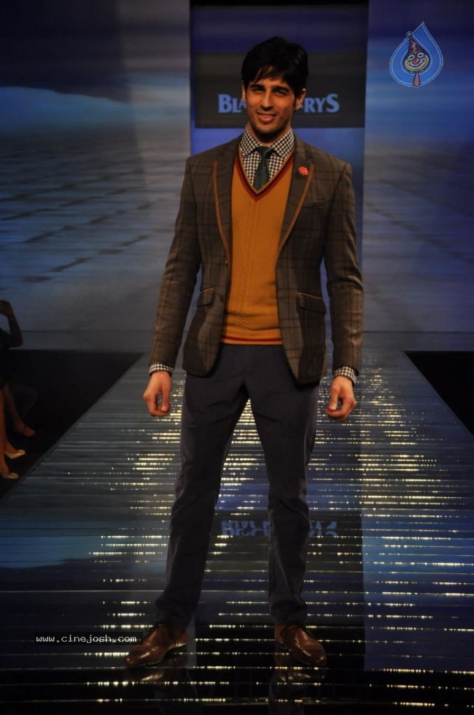 Blackberrys Sharp Nights Fashion Show - 1 / 31 photos