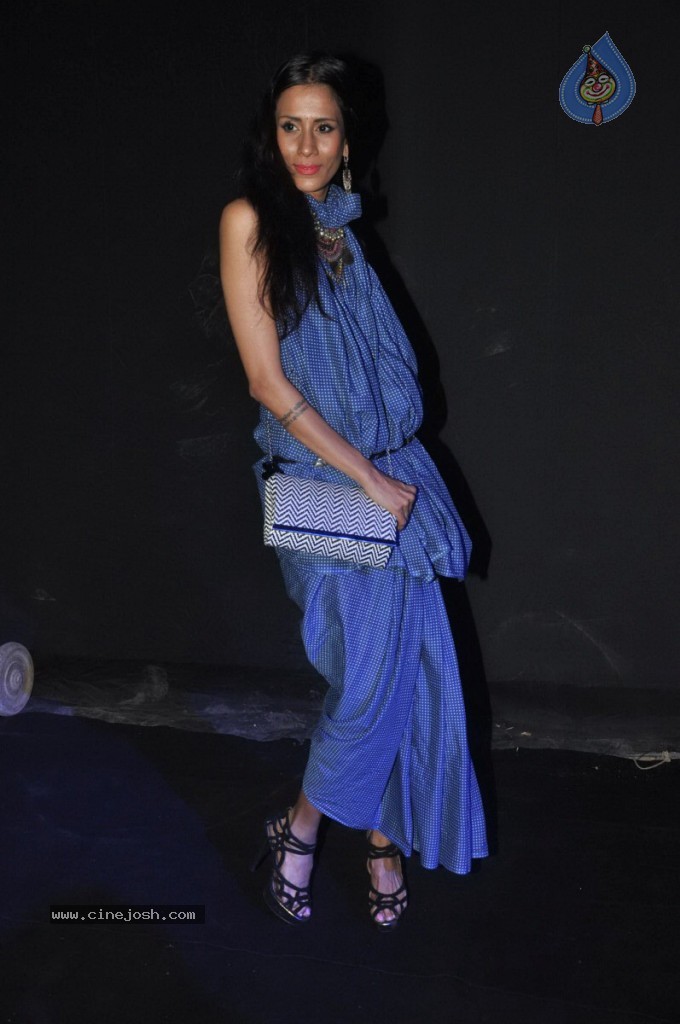 Blackberrys Spring Summer Collection Fashion Show - 39 / 39 photos