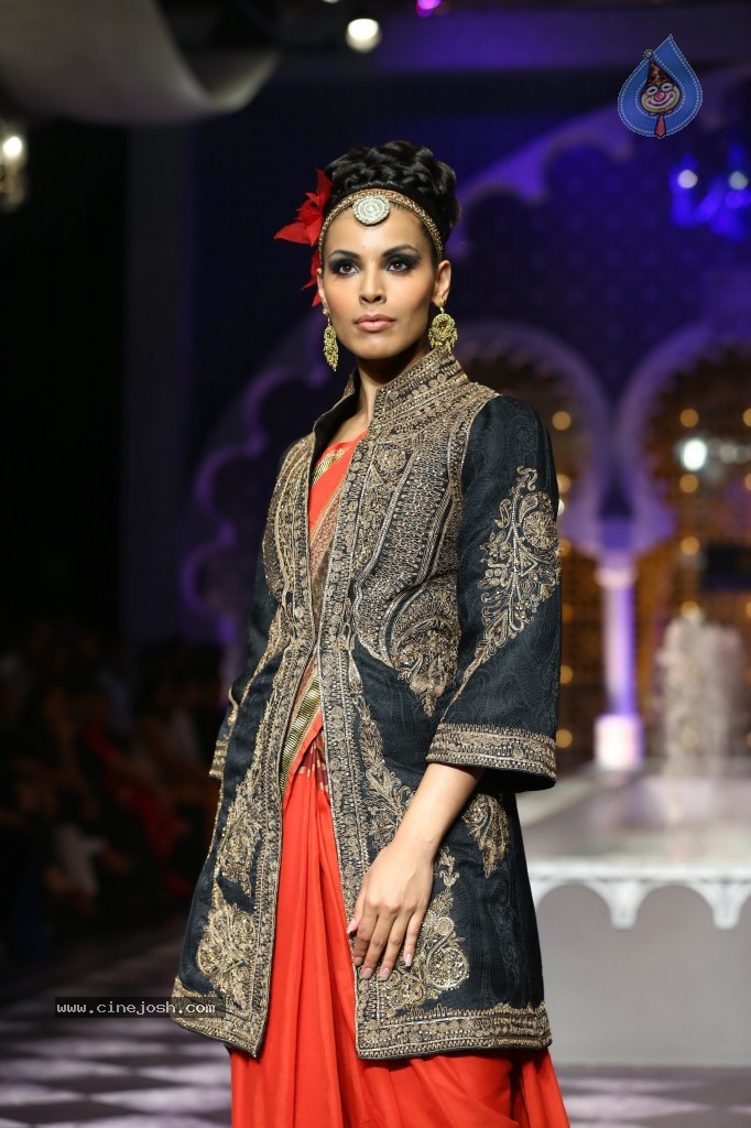 Blenders Pride Bangalore Fashion Week - 23 / 46 photos
