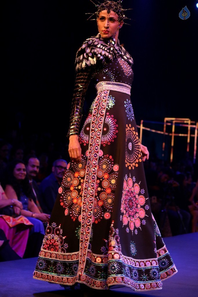 Blenders Pride Fashion Tour 2016 Photos - 22 / 36 photos