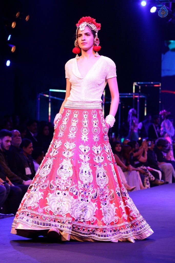 Blenders Pride Fashion Tour 2016 Photos - 24 / 36 photos