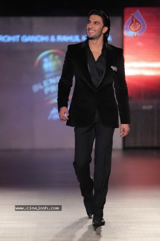 Blenders Pride Fashion Tour Photos - 24 / 35 photos