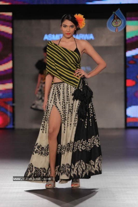Blenders Pride Fashion Tour Photos - 28 / 35 photos