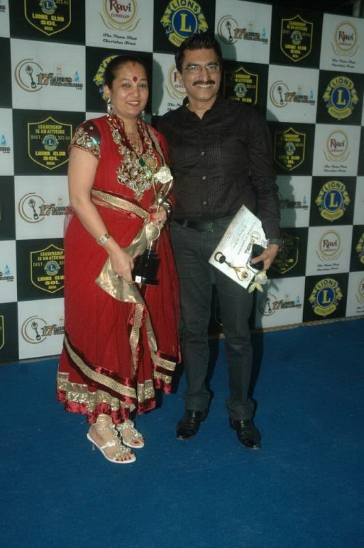 Bolly Celebs at 17th Lions Gold Awards - 14 / 88 photos