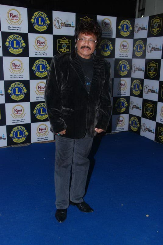 Bolly Celebs at 17th Lions Gold Awards - 53 / 88 photos
