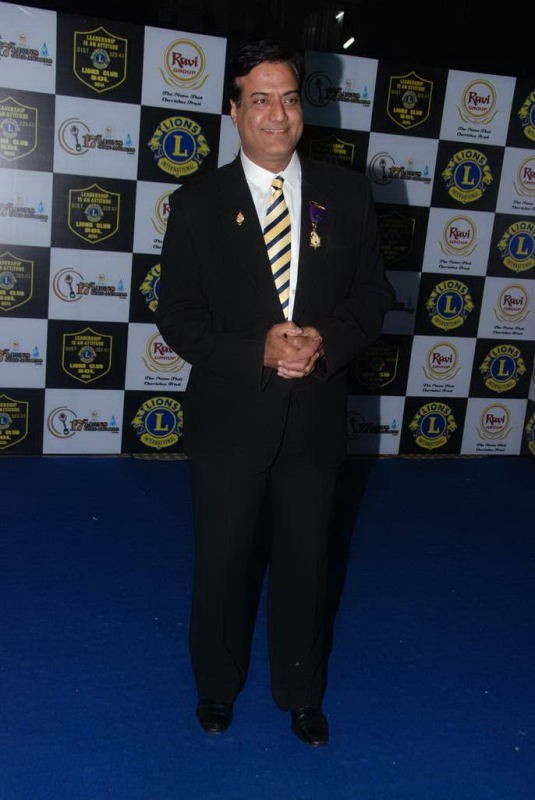 Bolly Celebs at 17th Lions Gold Awards - 80 / 88 photos