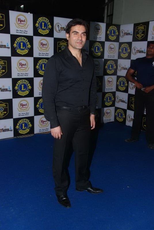 Bolly Celebs at 17th Lions Gold Awards - 84 / 88 photos