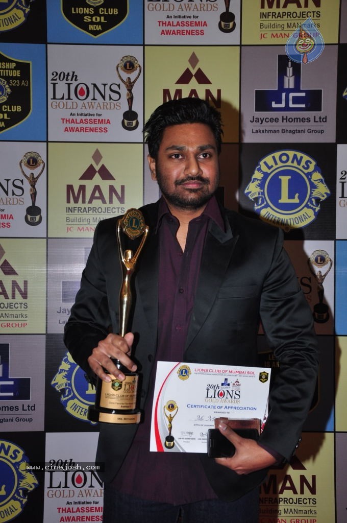 Bolly Celebs at 20th LIONS GOLD Awards - 11 / 37 photos