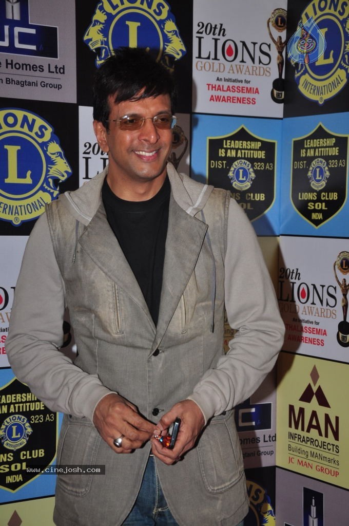 Bolly Celebs at 20th LIONS GOLD Awards - 16 / 37 photos