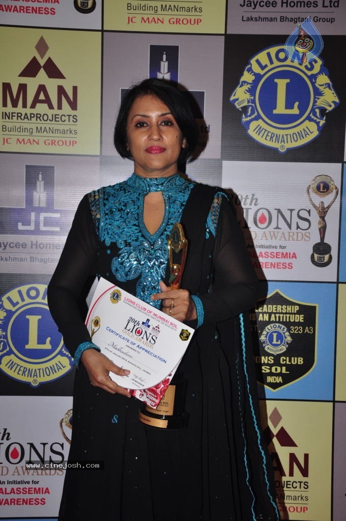 Bolly Celebs at 20th LIONS GOLD Awards - 19 / 37 photos