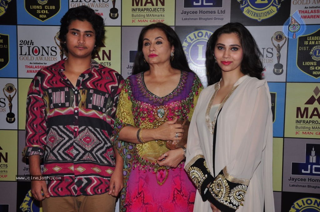 Bolly Celebs at 20th LIONS GOLD Awards - 31 / 37 photos
