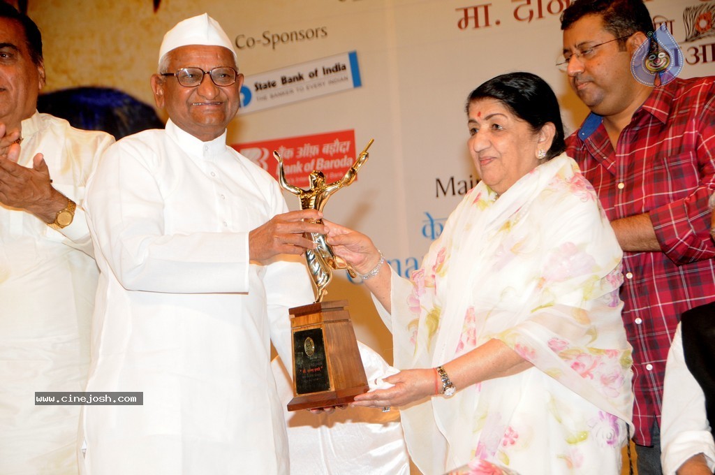 Bolly Celebs at 25th Master Dinanath Mangeshkar Puraskar - 76 / 83 photos