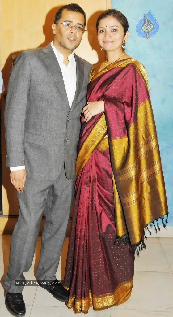 Bolly Celebs at 2 States Special Screening - 30 / 48 photos