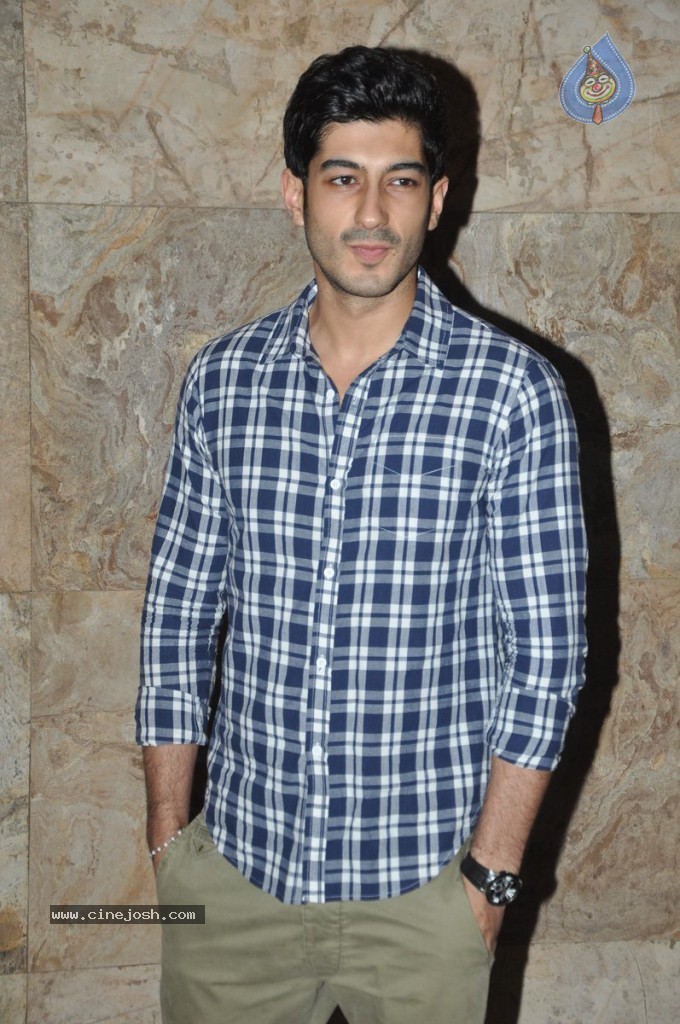 Bolly Celebs at 72 Miles Ek Pravas Premiere - 23 / 41 photos