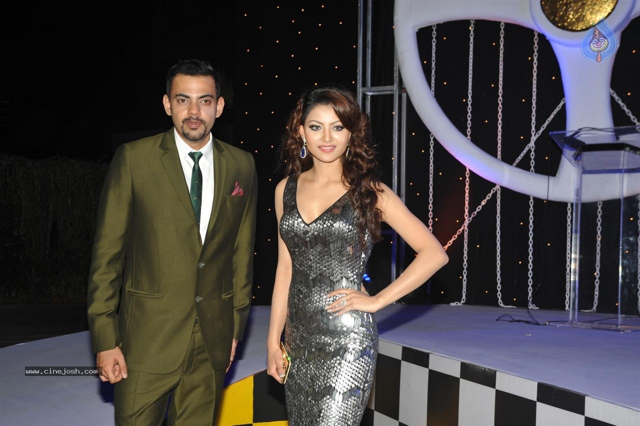 Bolly Celebs at 7th TopGear Awards  - 26 / 50 photos