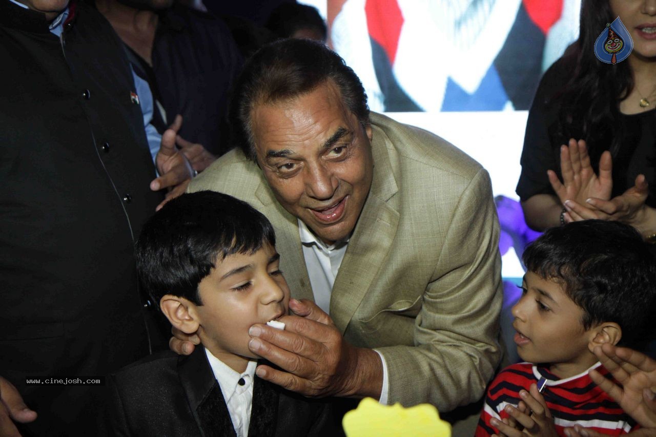 Bolly Celebs at Aakash Dingra 7th Bday Party - 9 / 59 photos