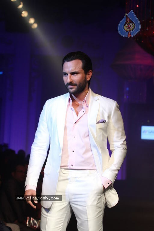 Bolly Celebs at Aamby Valley India Bridal Fashion Week - 3 / 54 photos