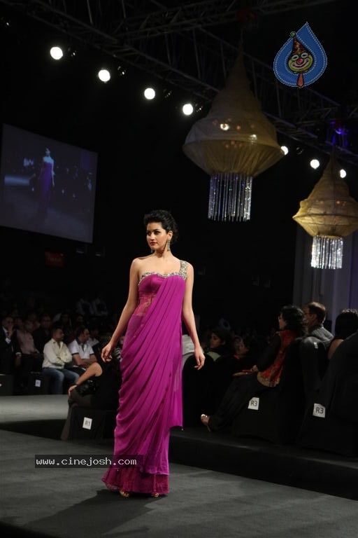 Bolly Celebs at Aamby Valley India Bridal Fashion Week - 6 / 54 photos