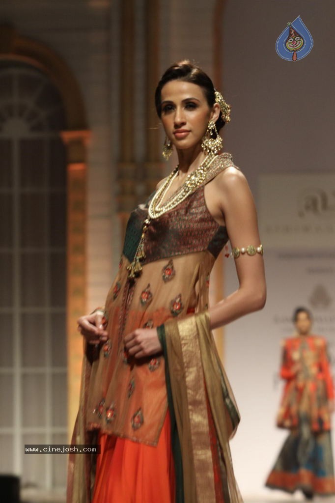 Bolly Celebs at Aamby Valley India Bridal Week 2013 - 10 / 84 photos