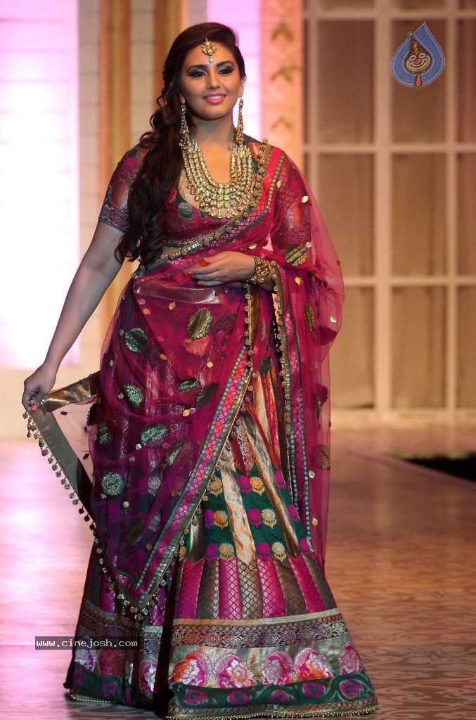 Bolly Celebs at Aamby Valley India Bridal Week 2013 - 51 / 84 photos