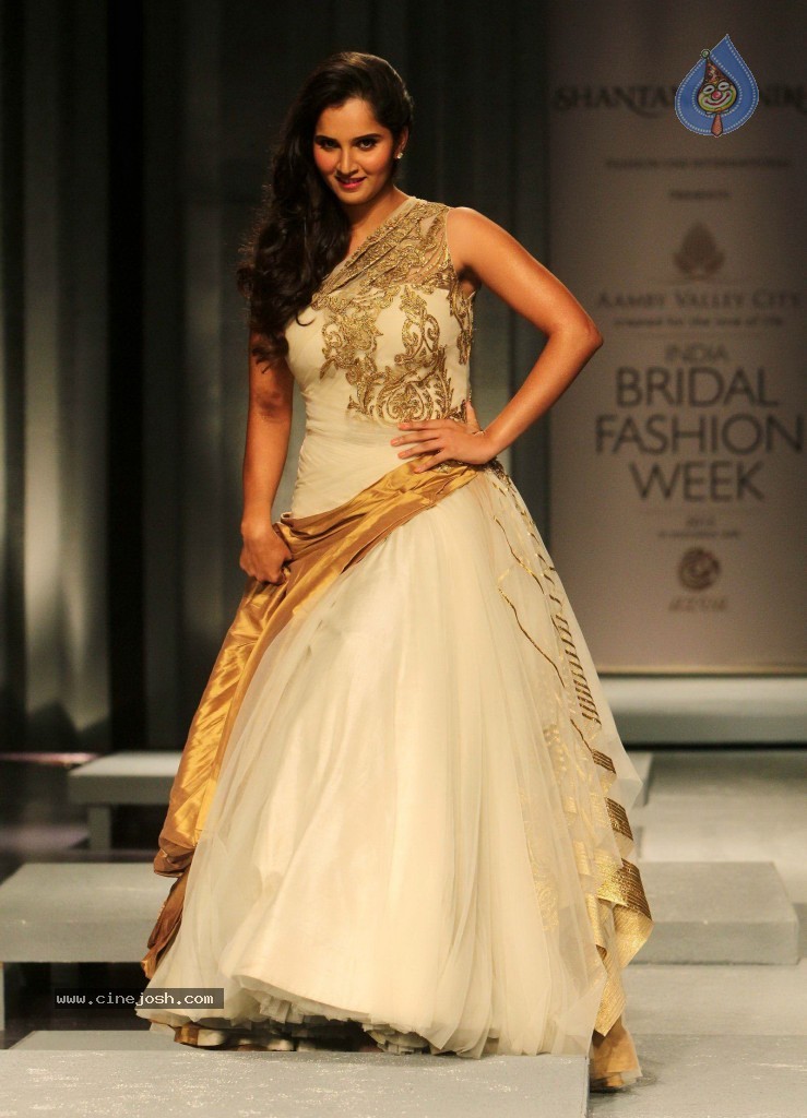 Bolly Celebs at Aamby Valley India Bridal Week 2013 - 56 / 84 photos