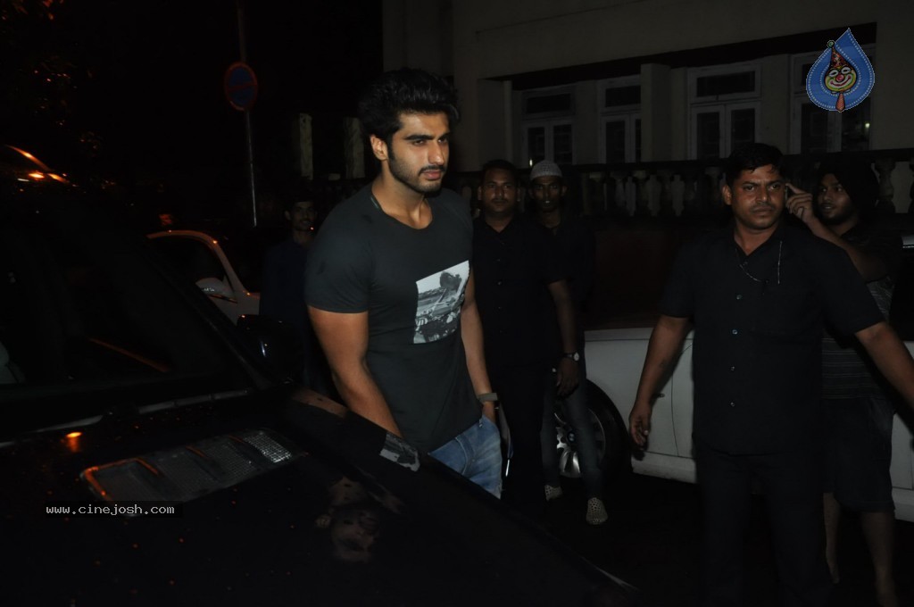 Bolly Celebs at Aamir Khan Party - 17 / 41 photos