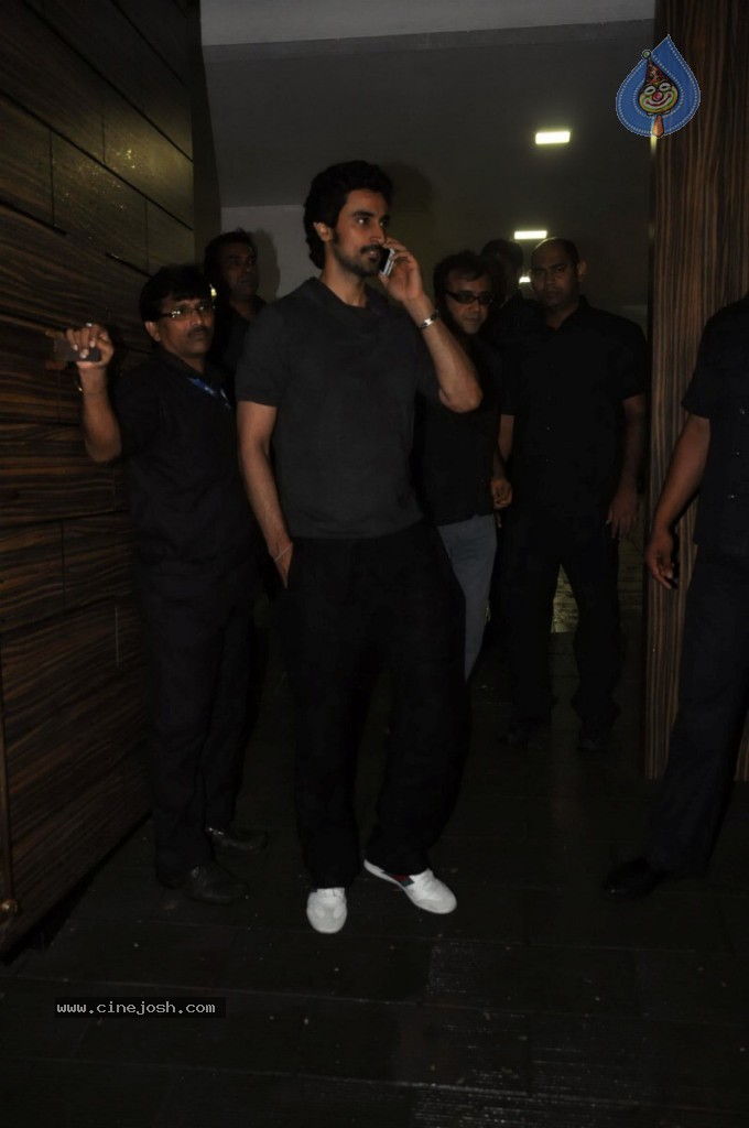 Bolly Celebs at Aamir Khan Party - 21 / 41 photos