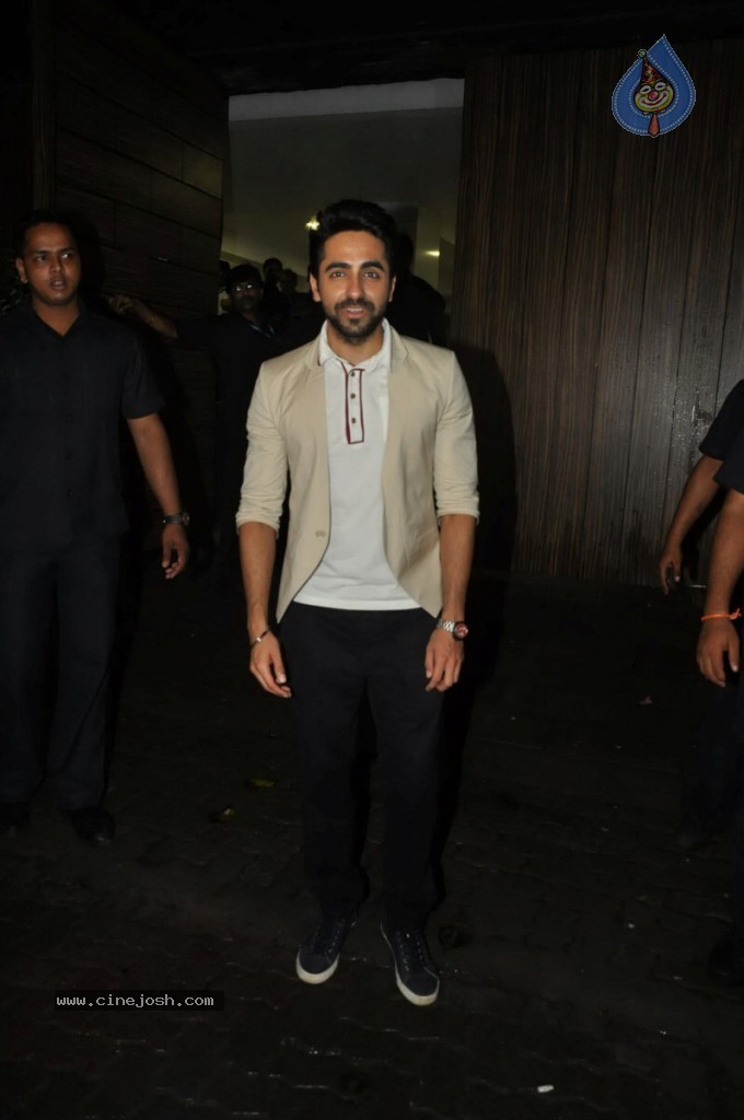 Bolly Celebs at Aamir Khan Party - 31 / 41 photos