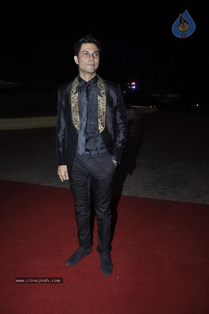 Bolly Celebs at Aamna Sharif Wedding Reception - 24 / 101 photos