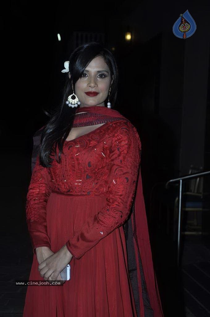 Bolly Celebs at Aamna Sharif Wedding Reception - 34 / 101 photos