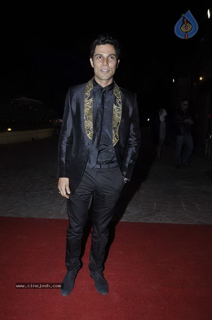 Bolly Celebs at Aamna Sharif Wedding Reception - 37 / 101 photos