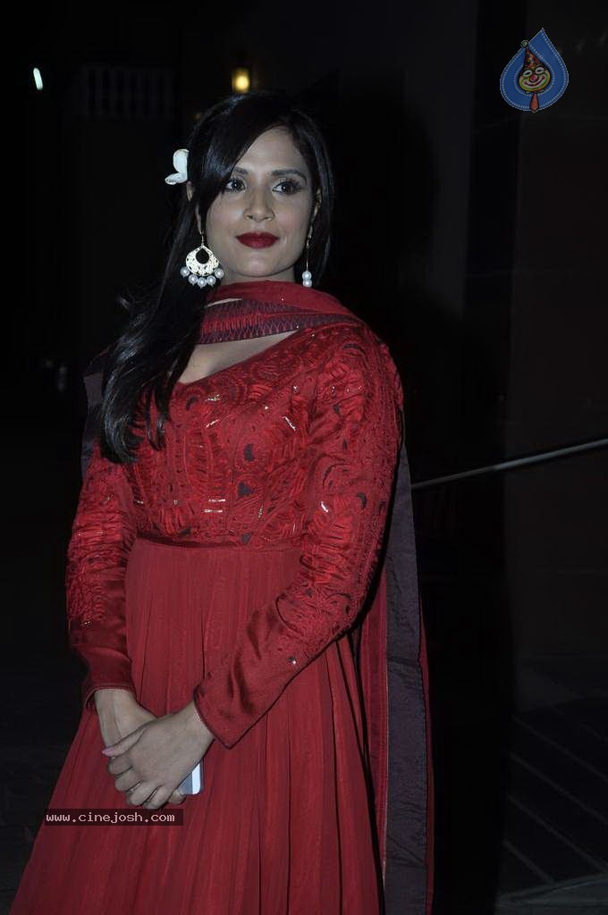 Bolly Celebs at Aamna Sharif Wedding Reception - 39 / 101 photos