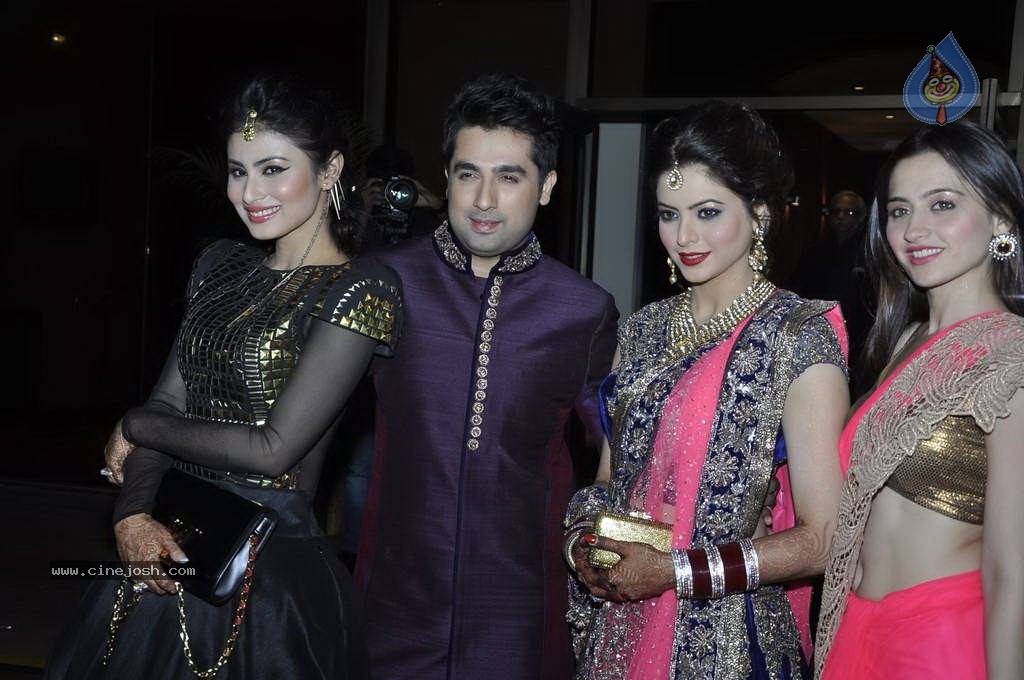 Bolly Celebs at Aamna Sharif Wedding Reception - 43 / 101 photos