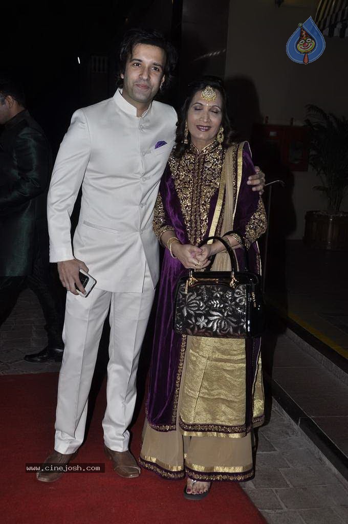 Bolly Celebs at Aamna Sharif Wedding Reception - 61 / 101 photos