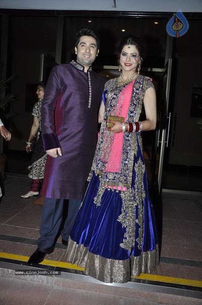 Bolly Celebs at Aamna Sharif Wedding Reception - 77 / 101 photos
