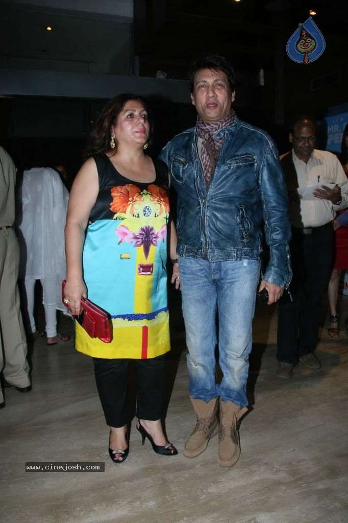 Bolly Celebs at Aarakshan Movie Premiere Show - 18 / 80 photos