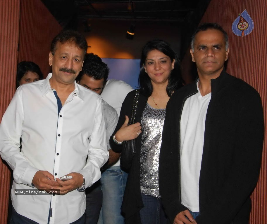 Bolly Celebs at Agneepath Movie Success Party - 35 / 150 photos