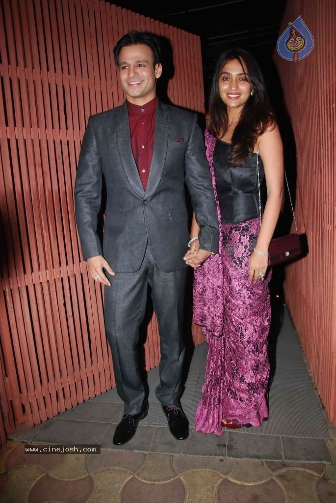 Bolly Celebs at Agneepath Movie Success Party - 38 / 150 photos
