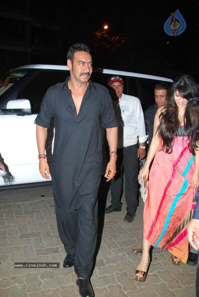 Bolly Celebs at Agneepath Movie Success Party - 40 / 150 photos