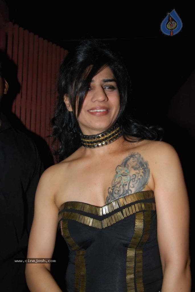 Bolly Celebs at Agneepath Movie Success Party - 84 / 150 photos