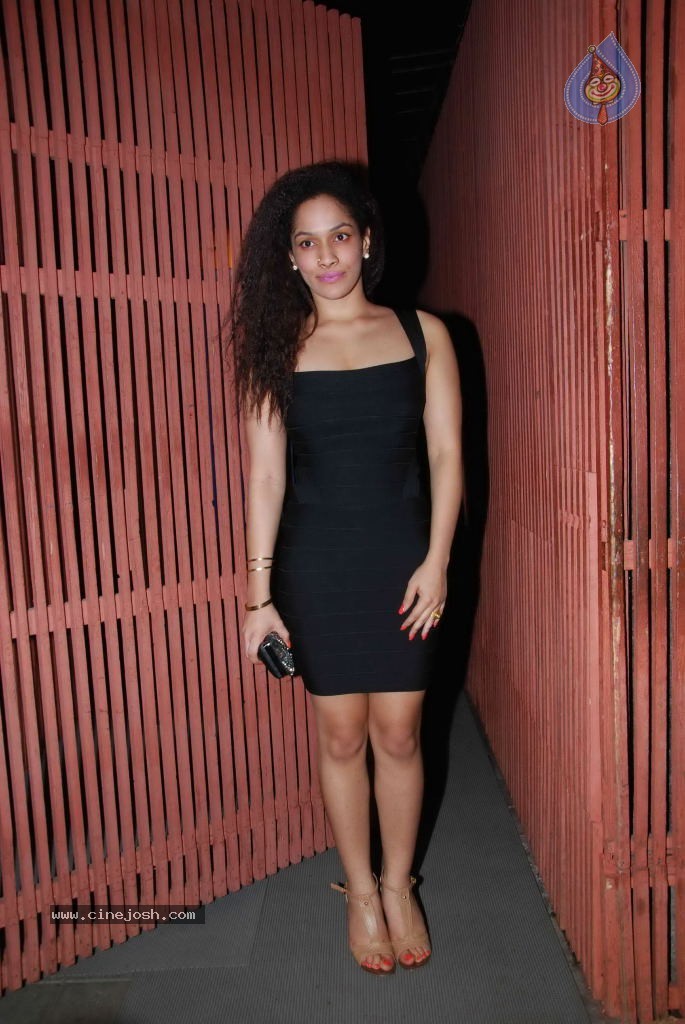 Bolly Celebs at Agneepath Movie Success Party - 101 / 150 photos