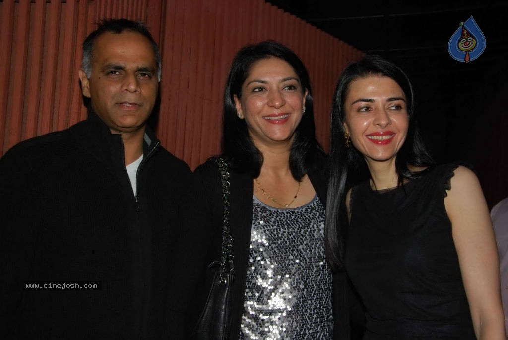 Bolly Celebs at Agneepath Movie Success Party - 142 / 150 photos