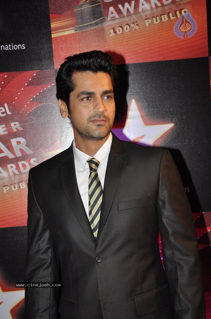 Bolly Celebs at Airtel SuperStar Awards - 26 / 65 photos