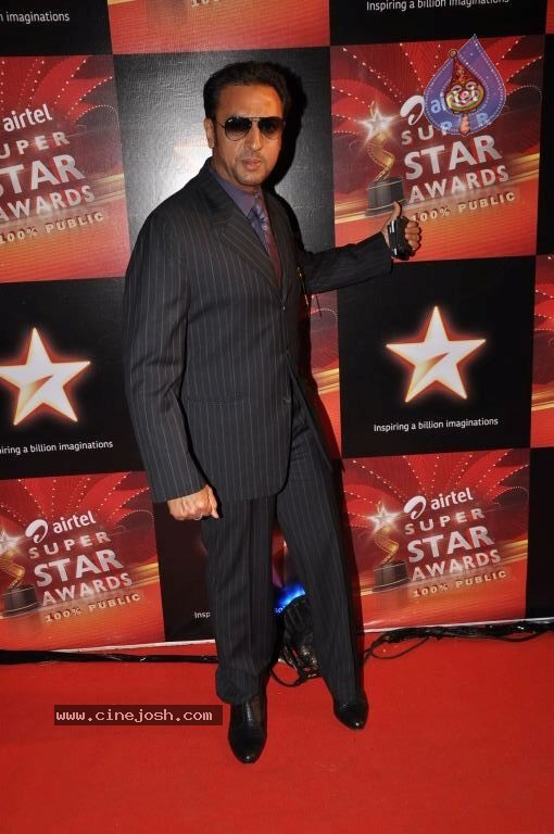 Bolly Celebs at Airtel SuperStar Awards - 30 / 65 photos