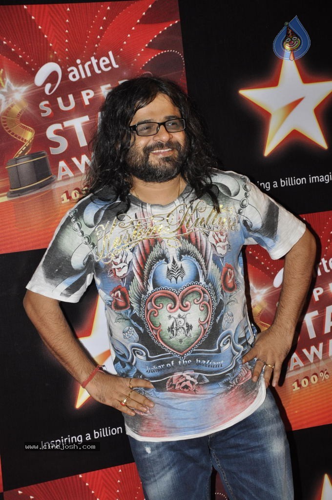 Bolly Celebs at Airtel SuperStar Awards - 38 / 65 photos