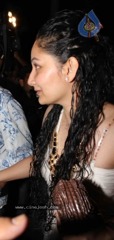 Bolly Celebs at Ameesha Patel Bash - 15 / 65 photos