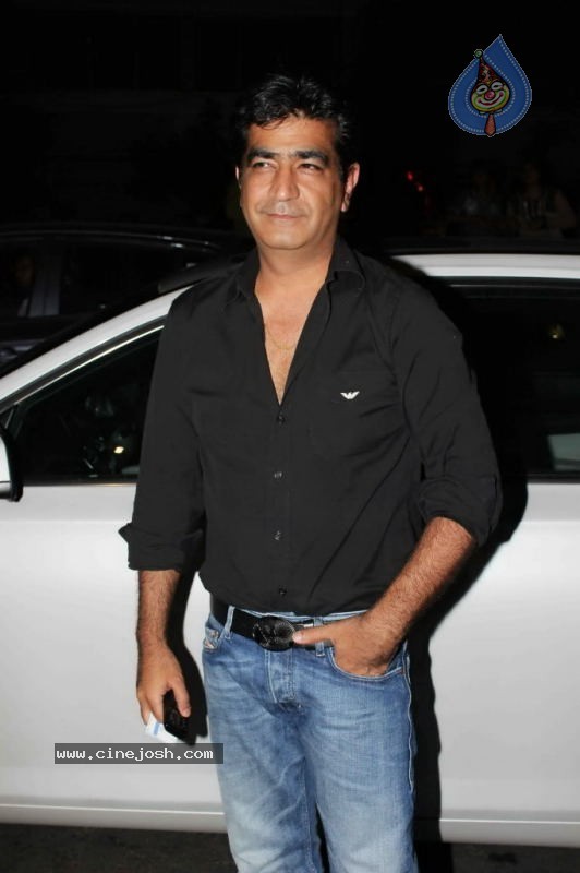 Bolly Celebs at Ameesha Patel Bash - 23 / 65 photos