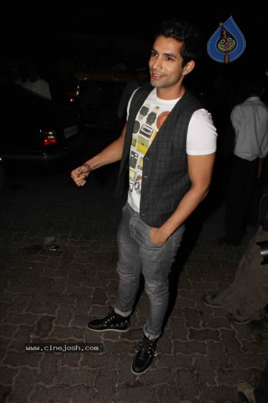 Bolly Celebs at Ameesha Patel Bash - 36 / 65 photos