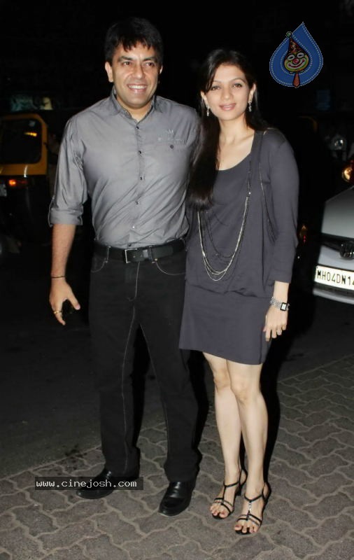 Bolly Celebs at Ameesha Patel Bash - 38 / 65 photos